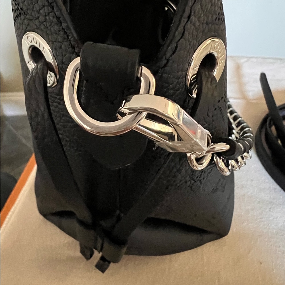 Louis Vuitton Bella Bag - Picture 6 of 8